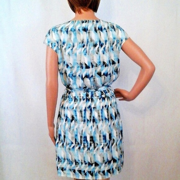 Guess Blue and Gray Patterned Mini Dress With Elastic & Belted Waistband - Picture 1 of 12
